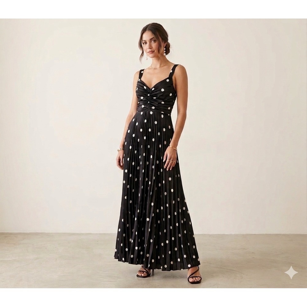 Petal & Pup Polka Dot Pleated Naira Dress Black White Sweetheart Neck 6